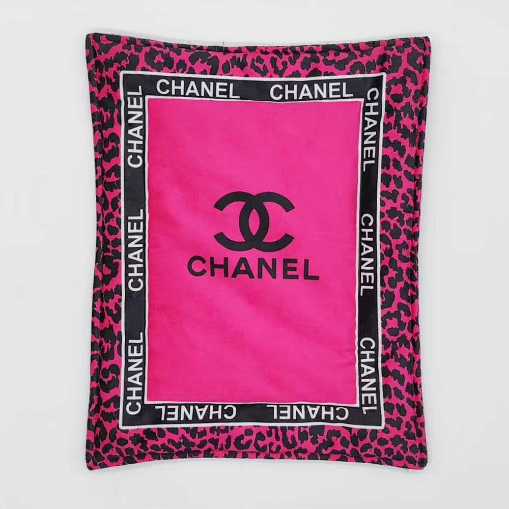 DoggieDeluxe™ Luxury Flannel Mat